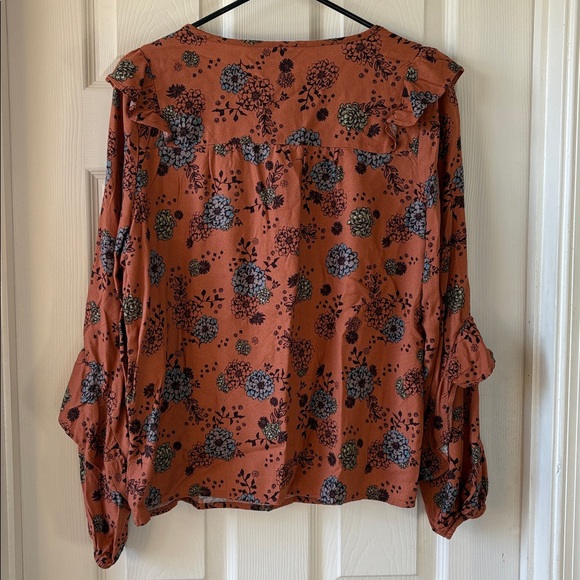Floral Ruffle Blouse - Picture 6 of 7